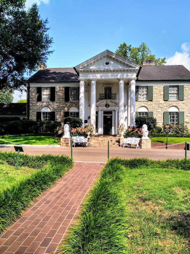 Graceland Tour