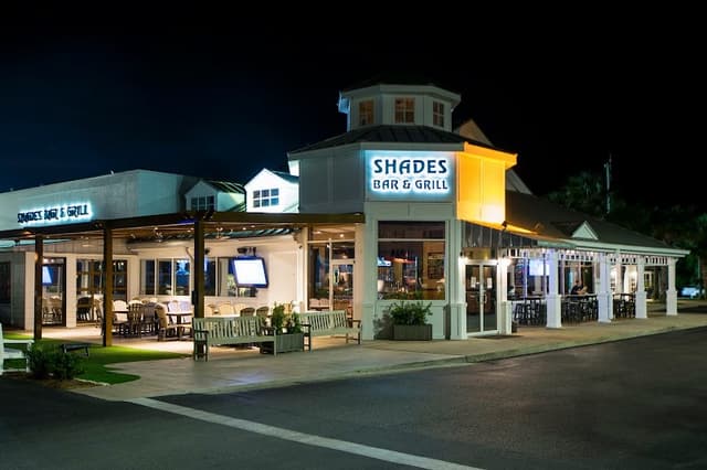 Cocktails at Shades Bar & Grill