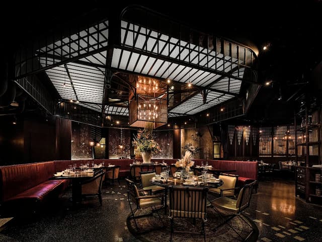 Fine Dining at Mott 32